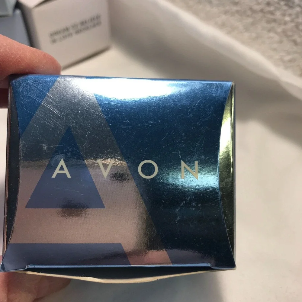 1/8 Carat Diamond Heart Necklace By Avon In Gift Box Sparkling Love Symbol